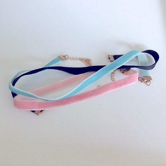 unbranded Jewelry - Set of three choker necklaces